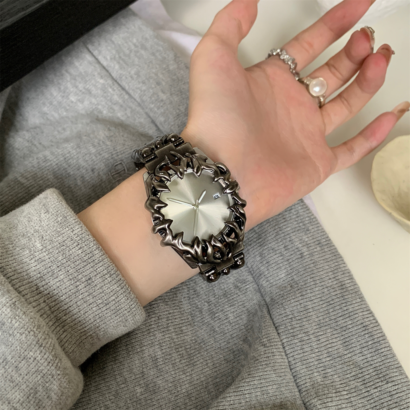 Women Fashion Designer - Small creative new trend of ancient