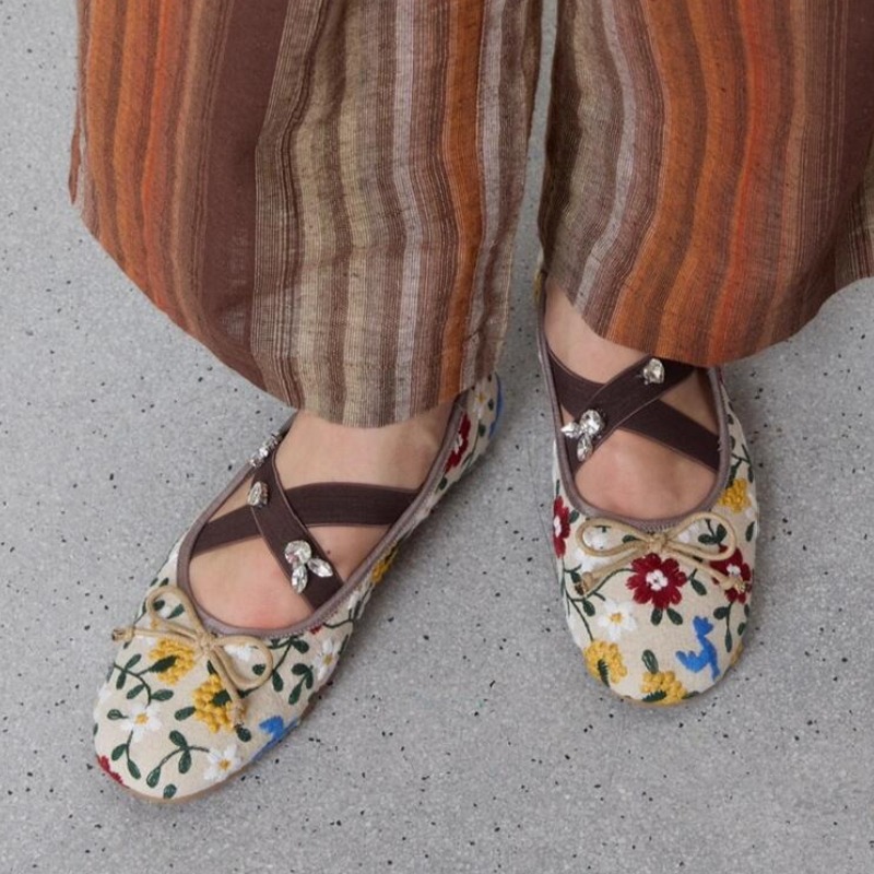 Embroidery Flower Ballet Flats - Women Fashion Designer のレビューと価格