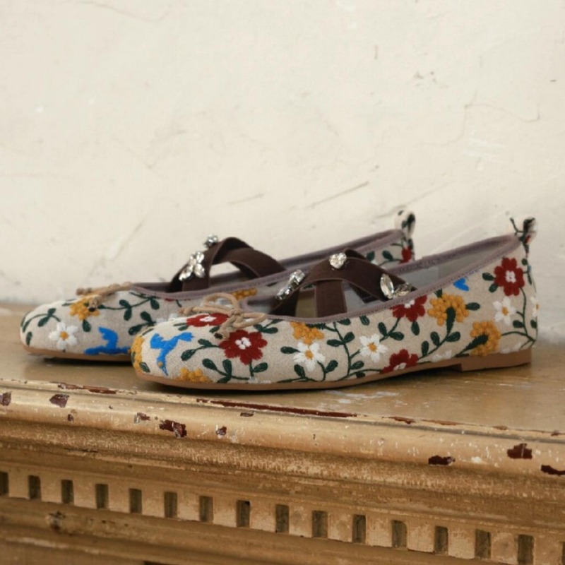 Embroidery Flower Ballet Flats - Women Fashion Designer のレビューと価格