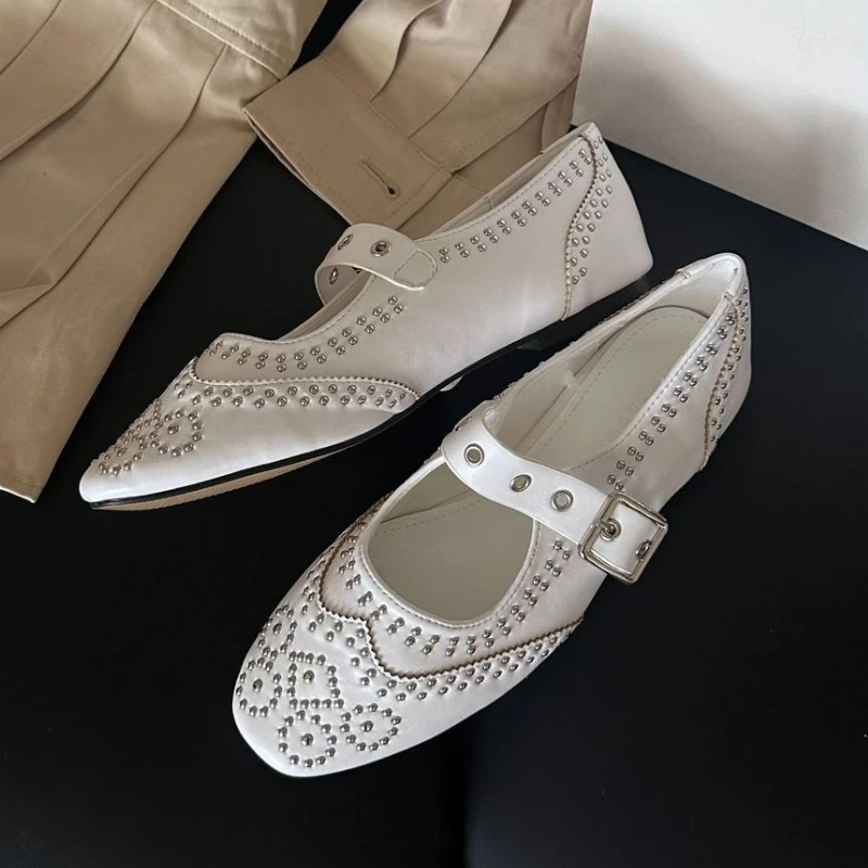 Retro Rivet Buckle Design Flat - Women Fashion Brand のレビューと価格