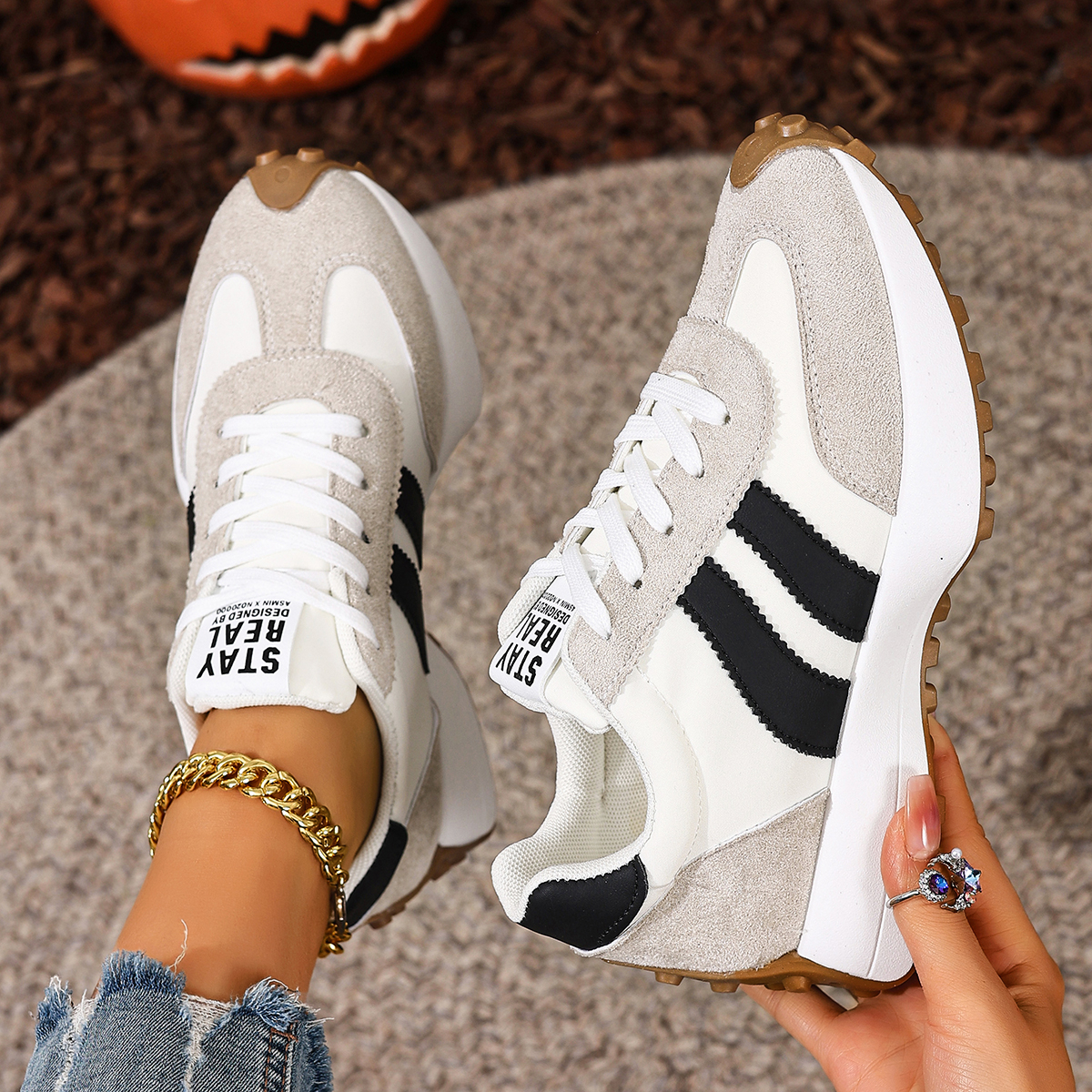 Trend Women Sneakers 2025 New  - Women Fashion Trend 2025 のレビューと価格