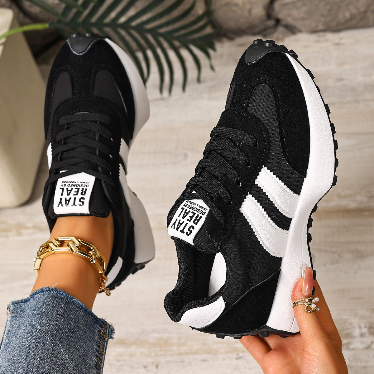 Trend Women Sneakers 2025 New  - Women Fashion Trend 2025 のレビューと価格