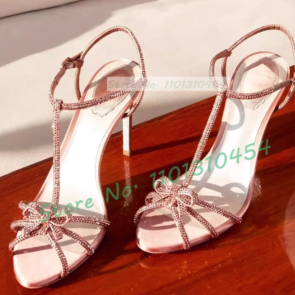 Crystal Bow T-bar Satin Sandal - Women'S Fashion Trends のレビューと価格