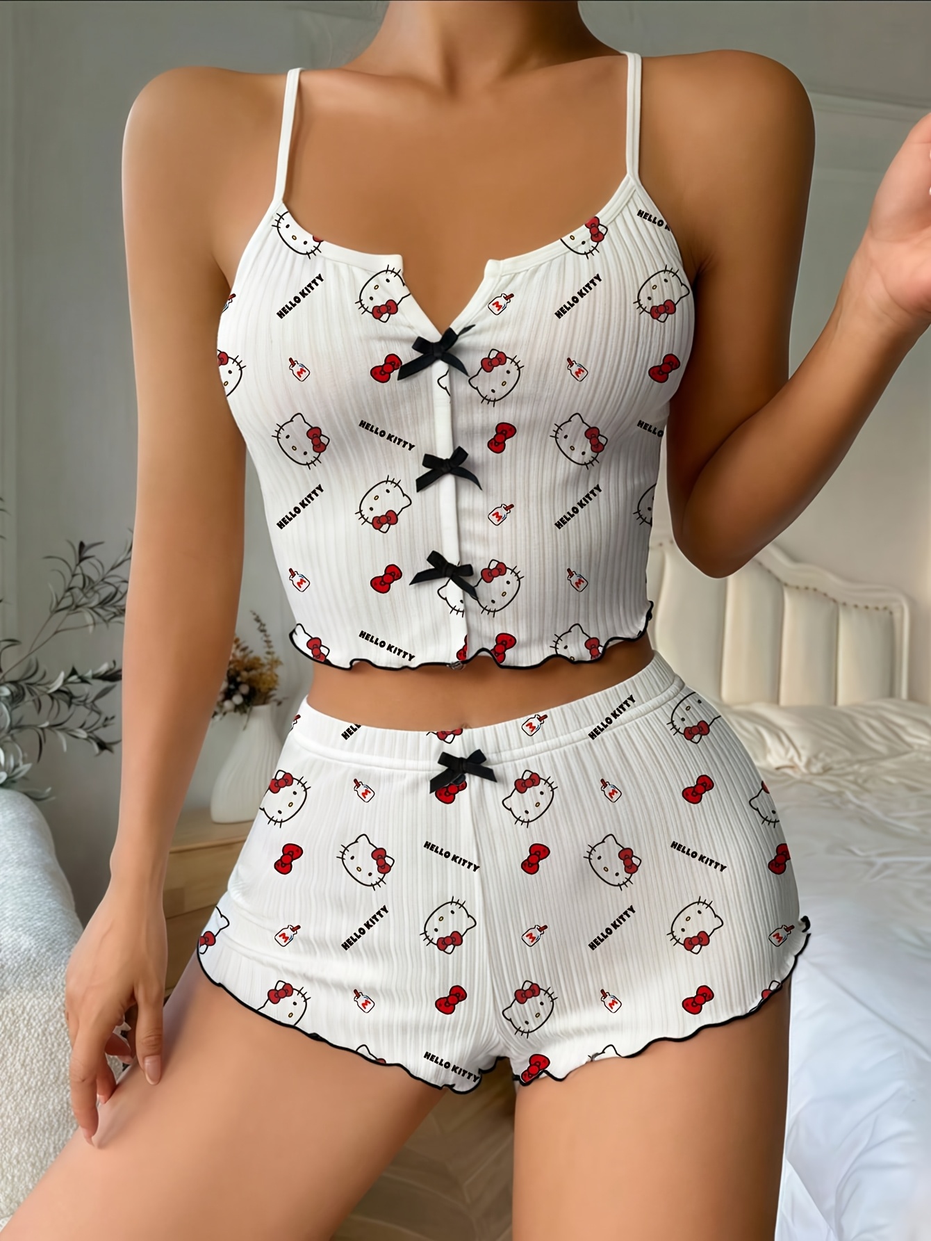 Sanrio Hello Kitty Bowknot Sus - Women Top Fashion のレビューと価格