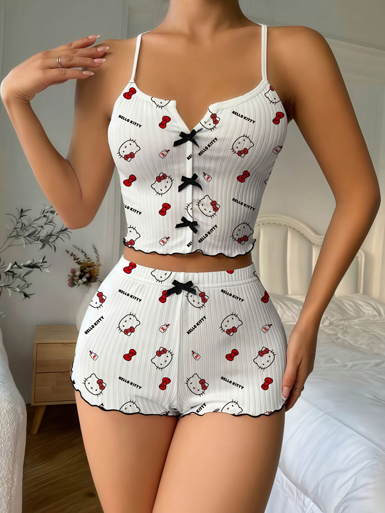Sanrio Hello Kitty Bowknot Sus - Women Top Fashion のレビューと価格