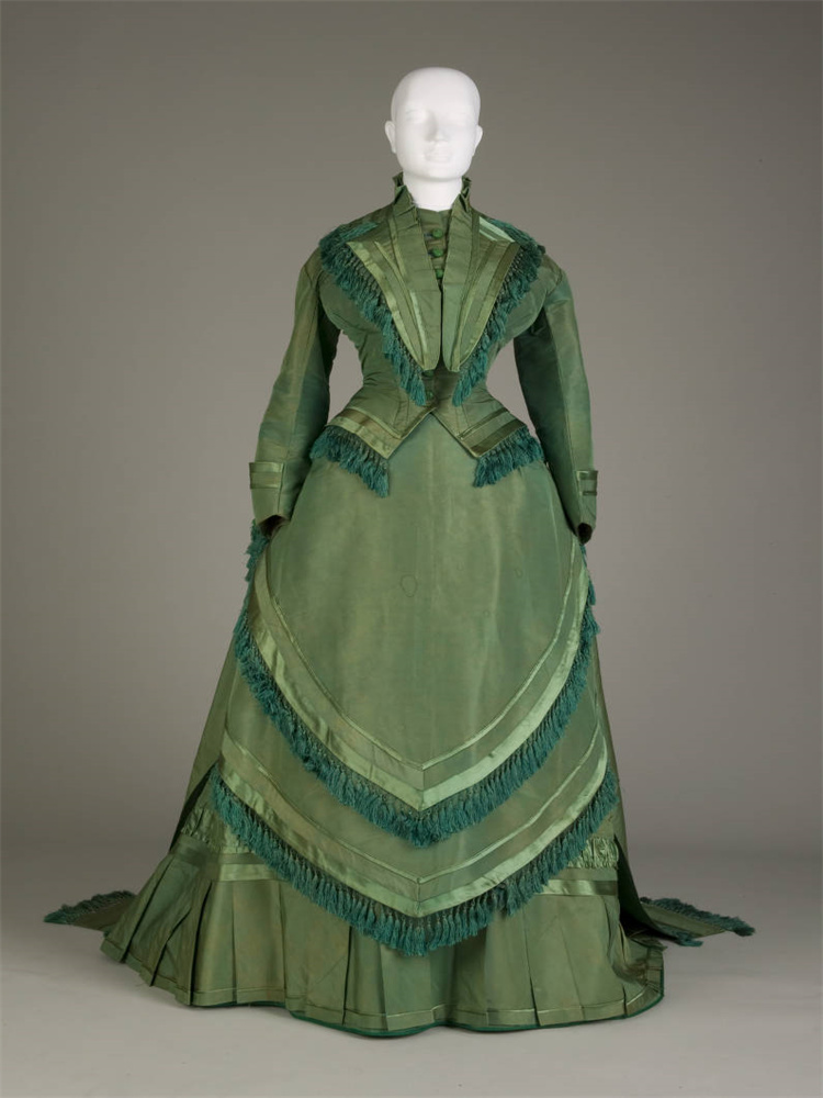 1870s Victorian Fashion Green  - Women'S Fashion Victorian のレビューと価格
